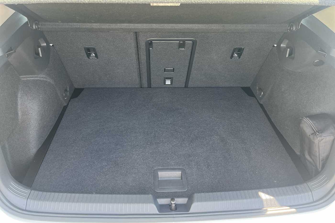Volkswagen Golf MK8 Hatchback 5-Dr 1.5 TSI (130ps) Life EVO