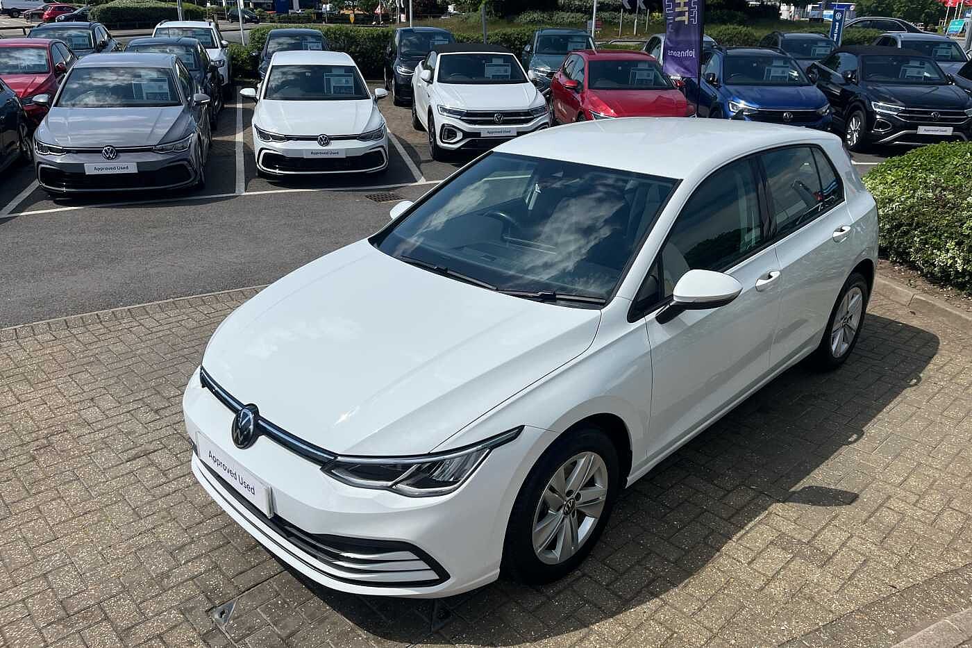 Volkswagen Golf MK8 Hatchback 5-Dr 1.5 TSI (130ps) Life EVO