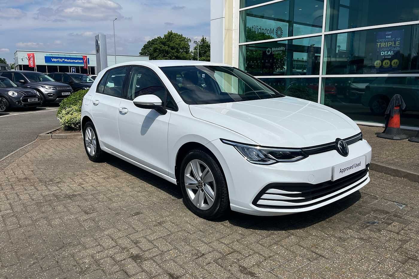 Volkswagen Golf MK8 Hatchback 5-Dr 1.5 TSI (130ps) Life EVO