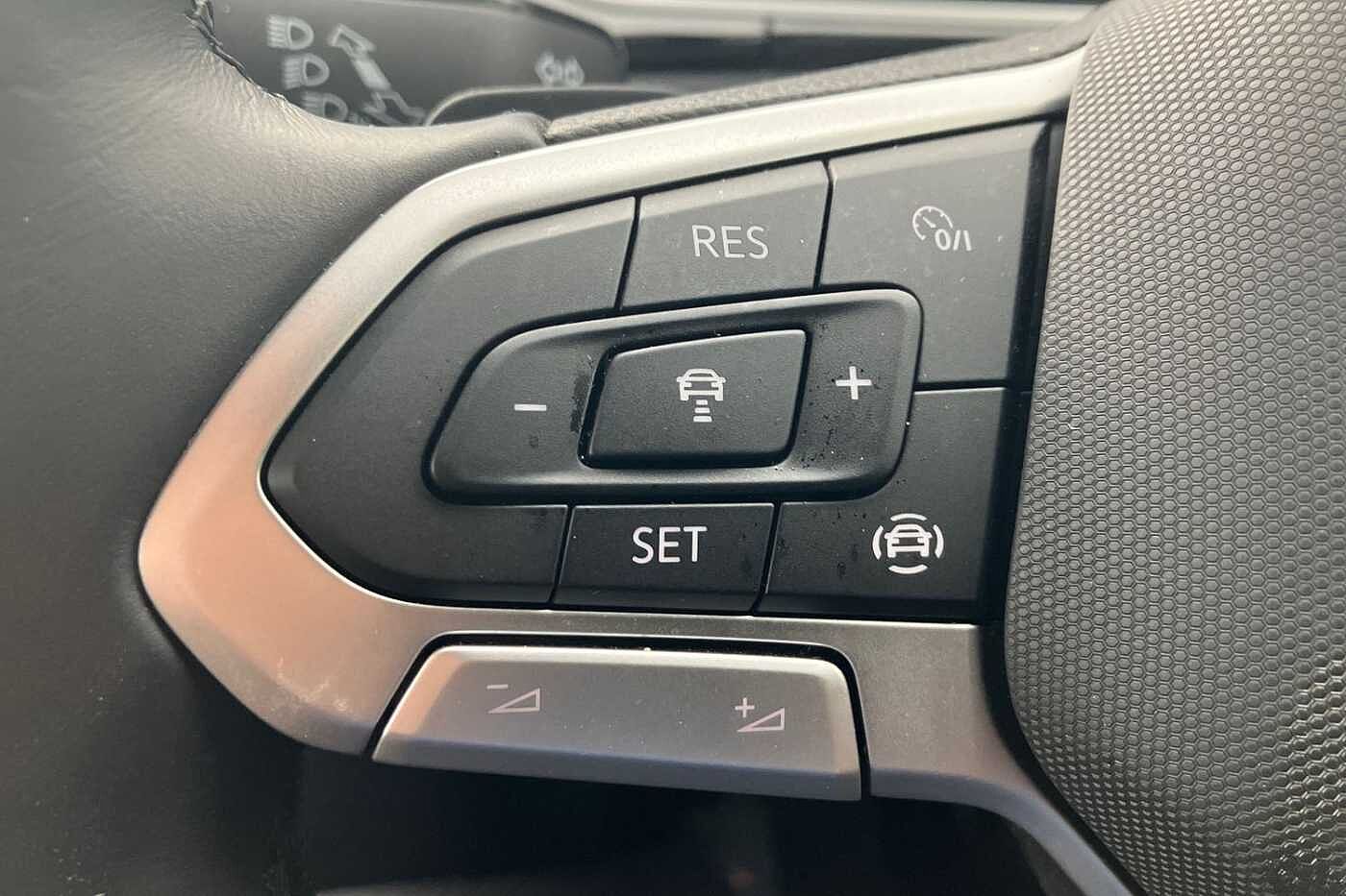 Volkswagen T-Roc 1.5 TSI (150ps) R-Line DSG