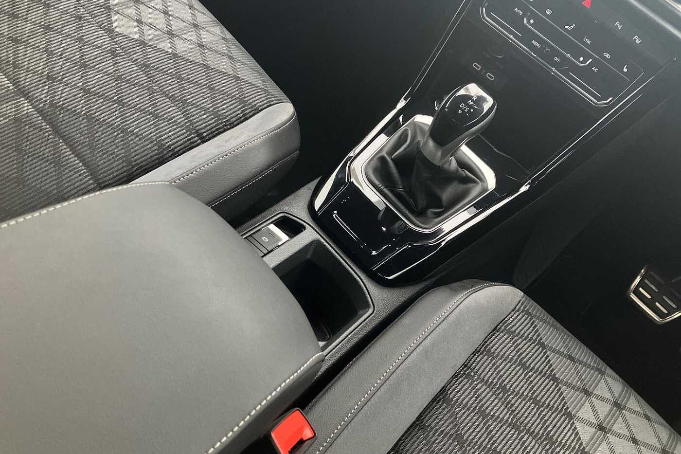 Volkswagen T-Roc 1.5 TSI (150ps) R-Line DSG