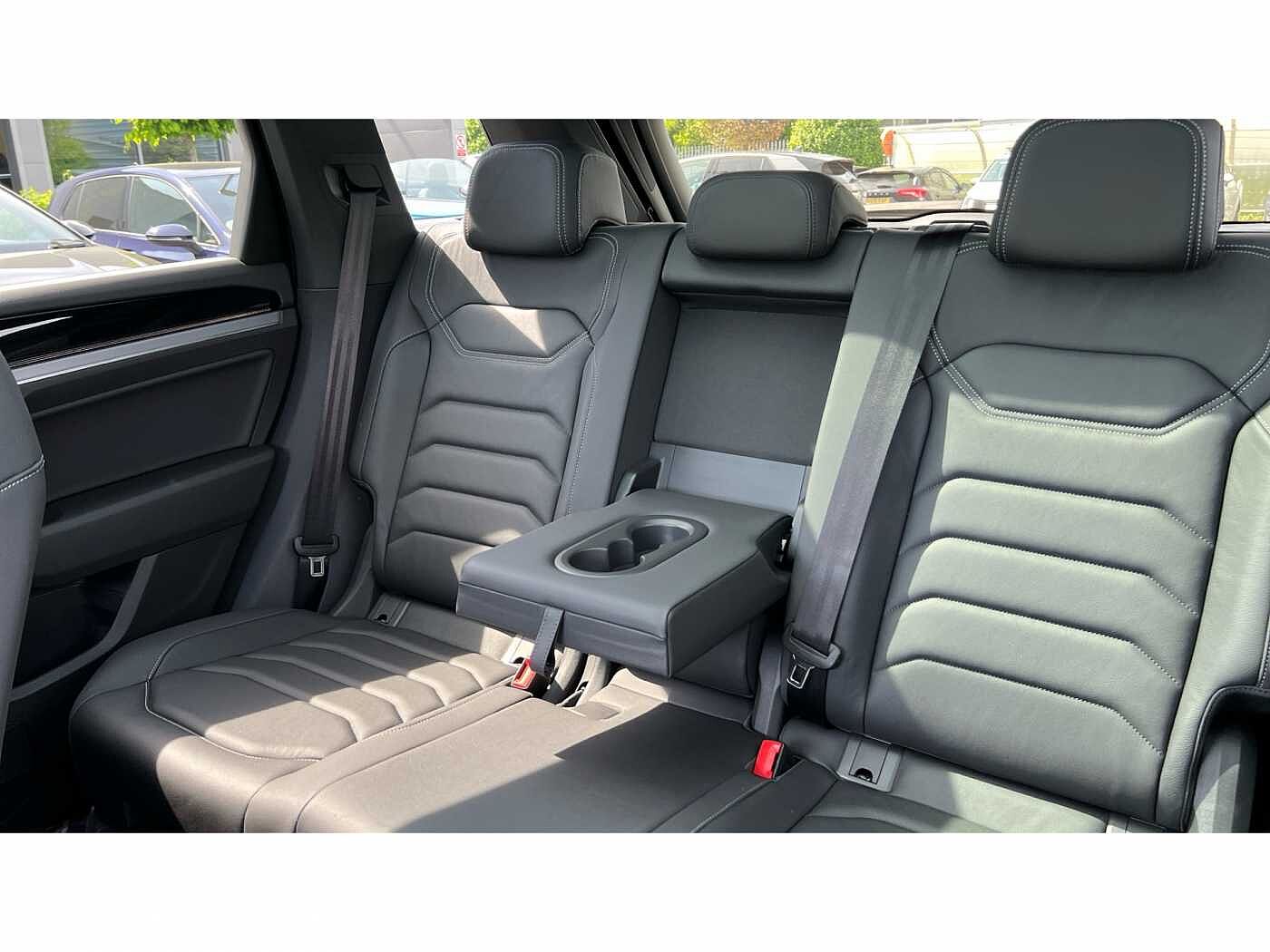 Volkswagen Touareg 3.0TDI (286ps) Black Edition 4Motion 5dr