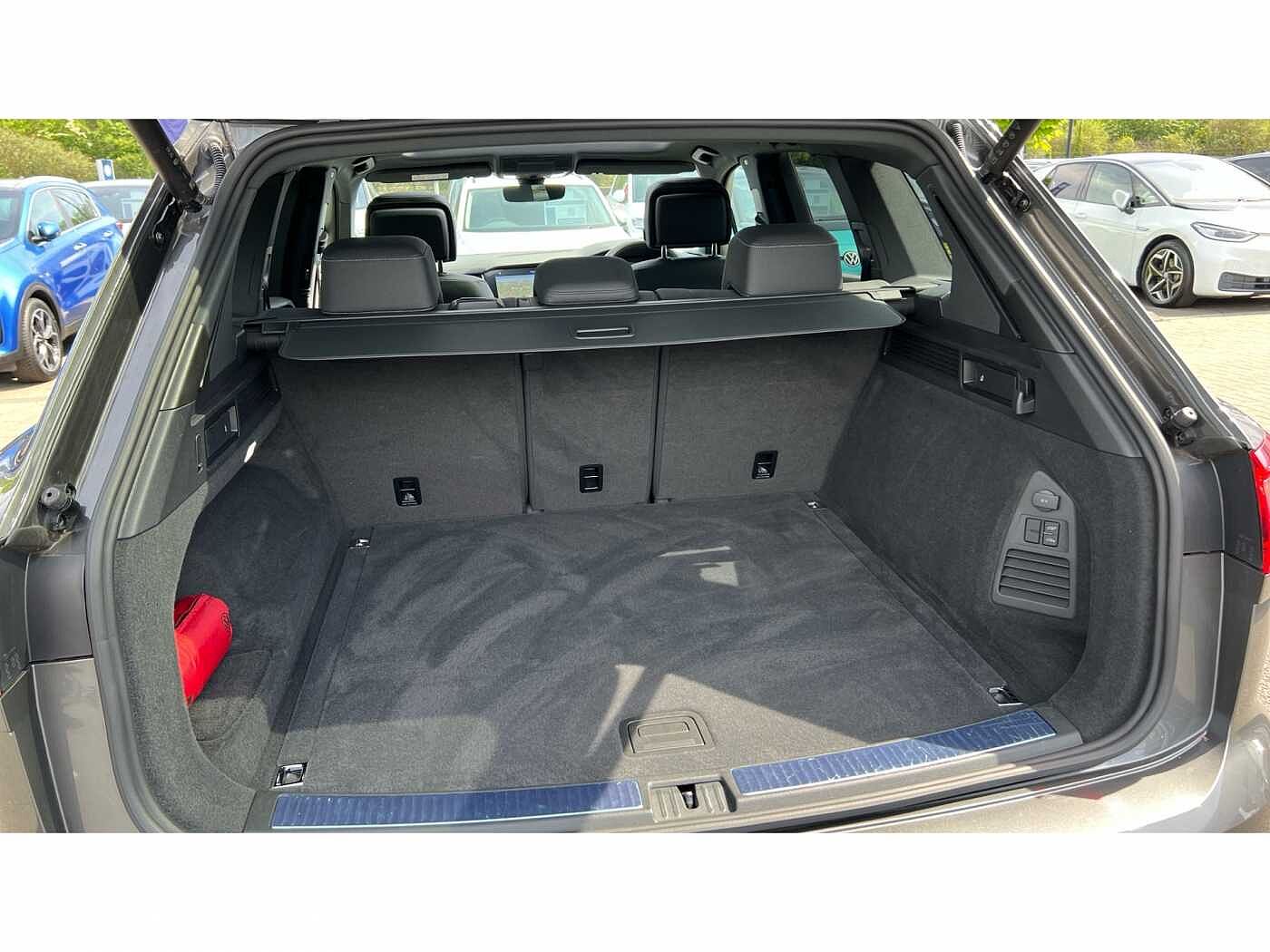 Volkswagen Touareg 3.0TDI (286ps) Black Edition 4Motion 5dr