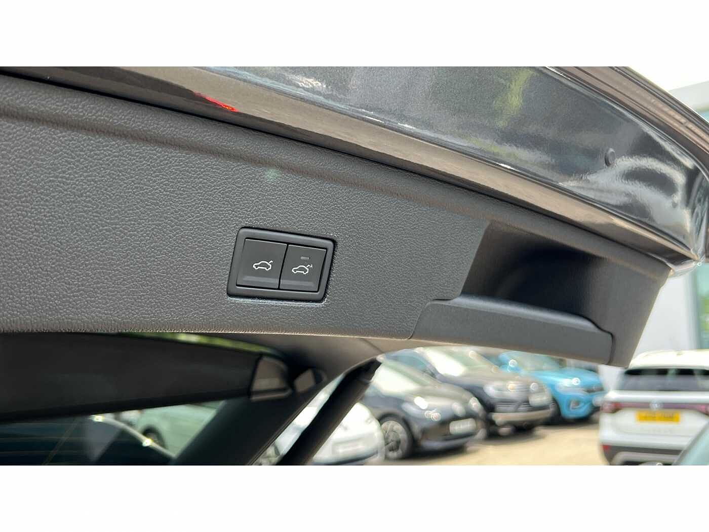 Volkswagen Touareg 3.0TDI (286ps) Black Edition 4Motion 5dr