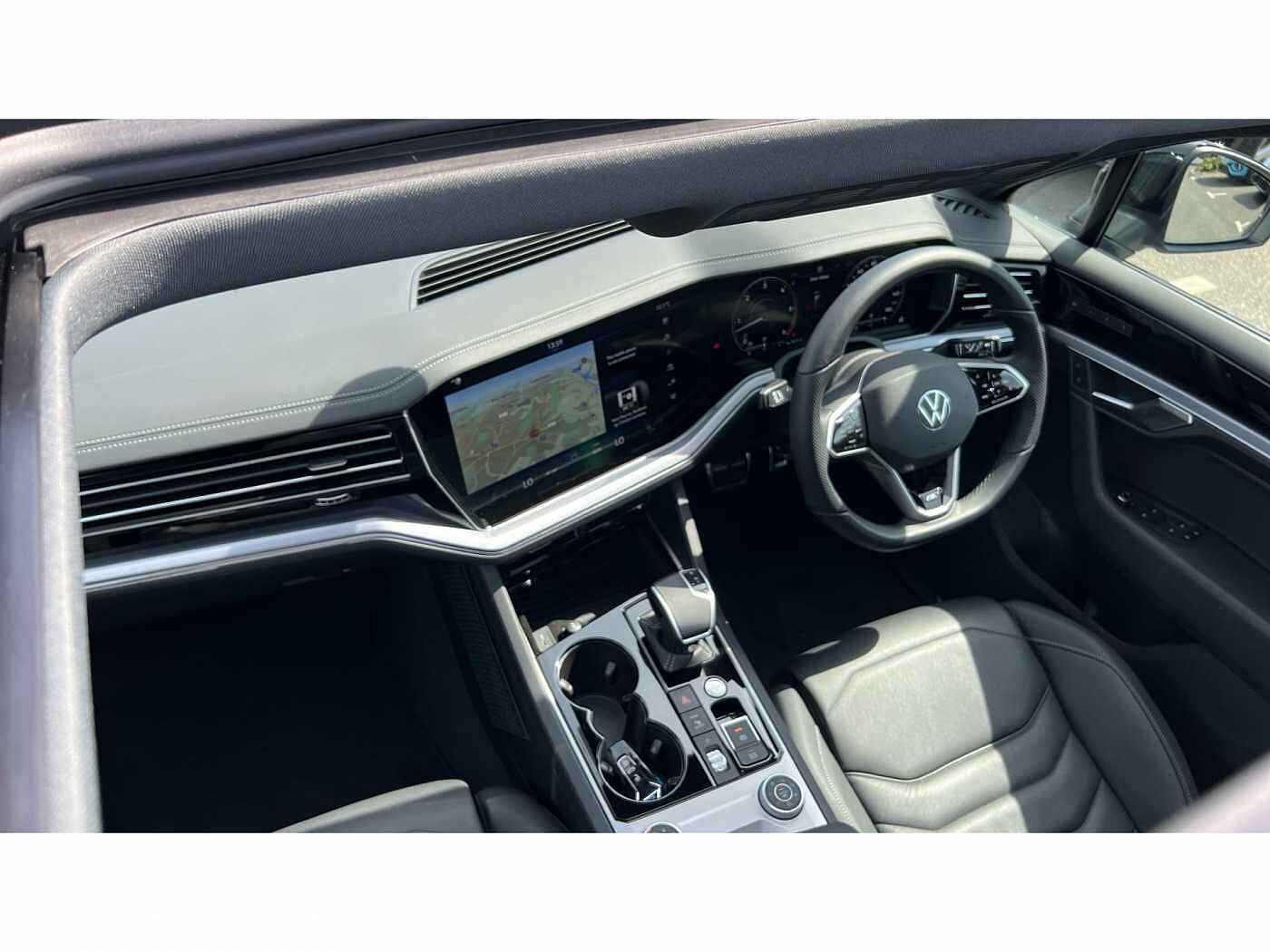 Volkswagen Touareg 3.0TDI (286ps) Black Edition 4Motion 5dr
