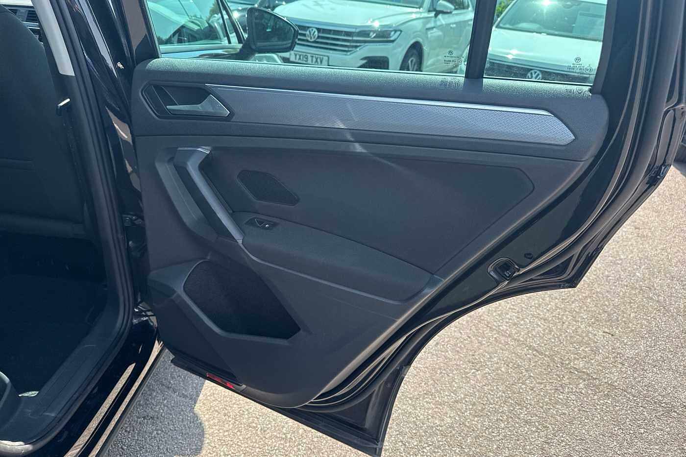 Volkswagen Tiguan 1.5 TSI (150ps) Active EVO DSG 5 door